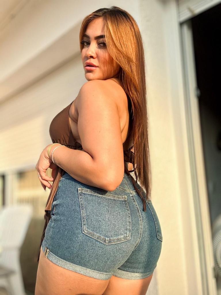 674938844: Chica busca chico en Barcelona