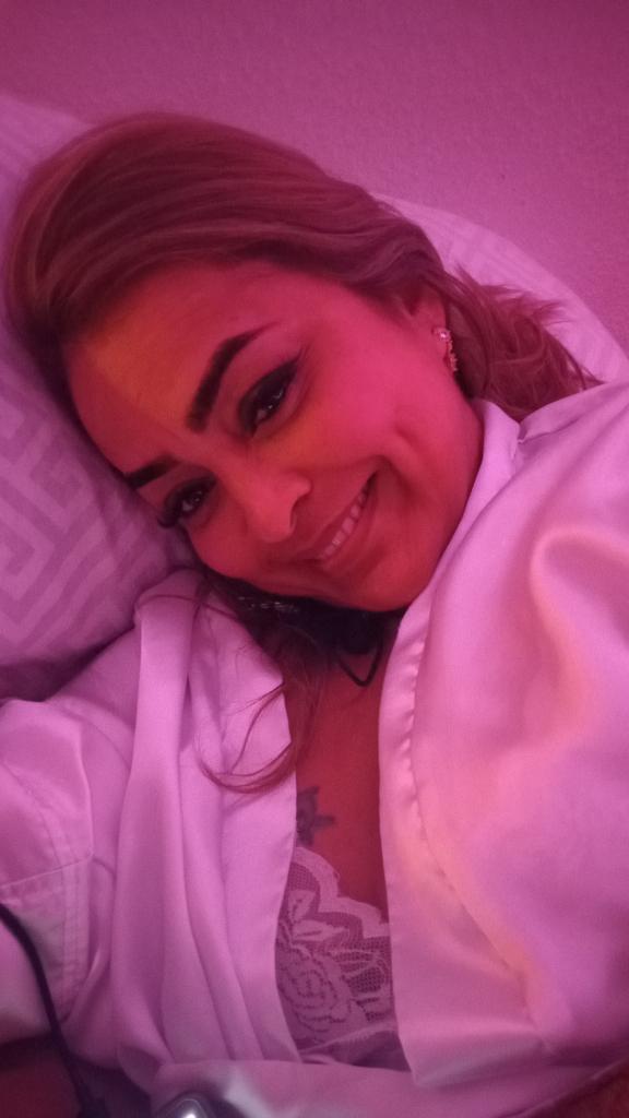 647275214: Chica busca chico en Málaga