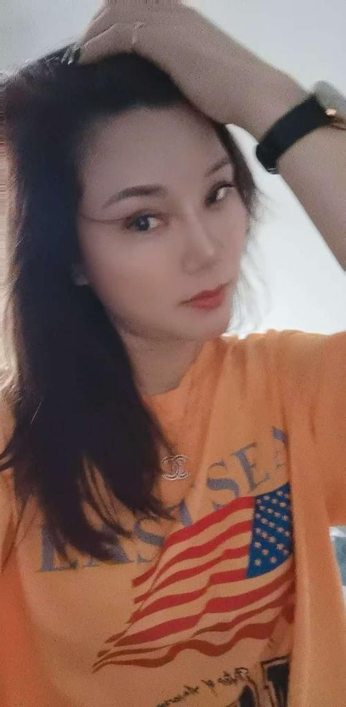 647278055: Chica busca chico en Valencia