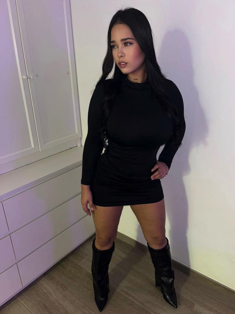 Chica busca chico en Málaga: Chica busca chico