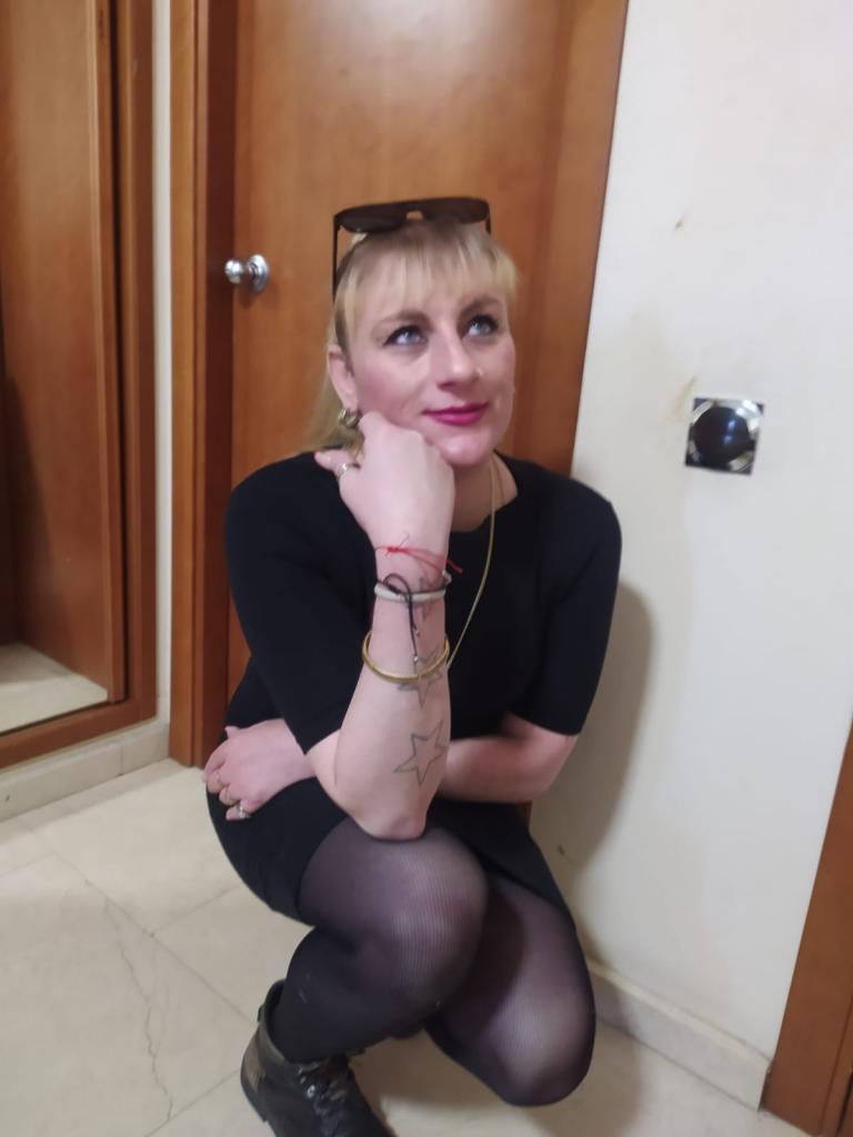 666913401: Chica busca chico en Barcelona