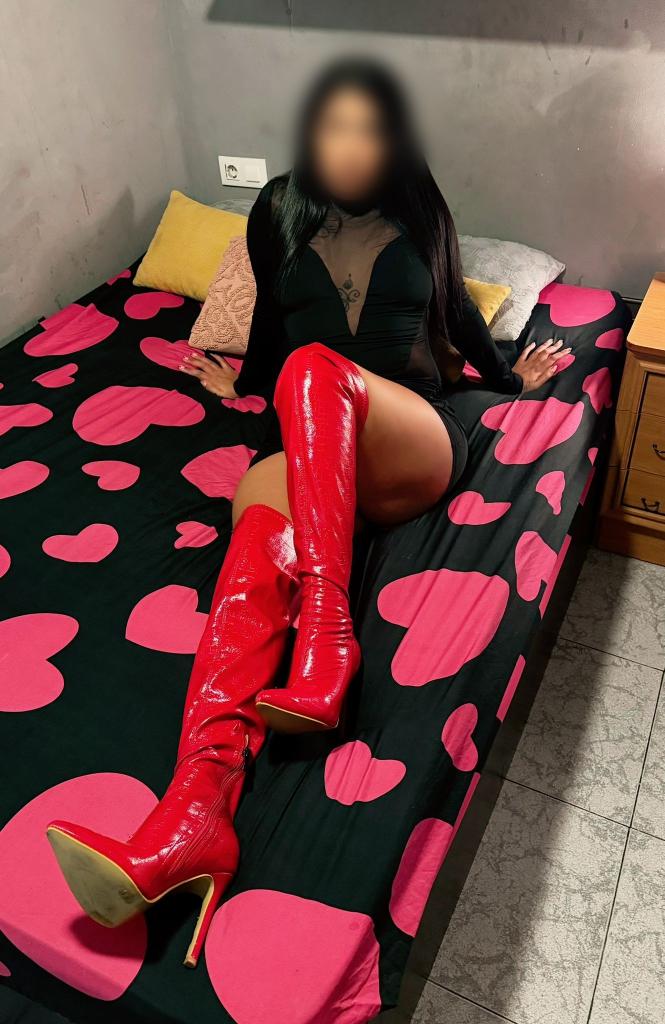 613335062: Chica busca chico en Barcelona