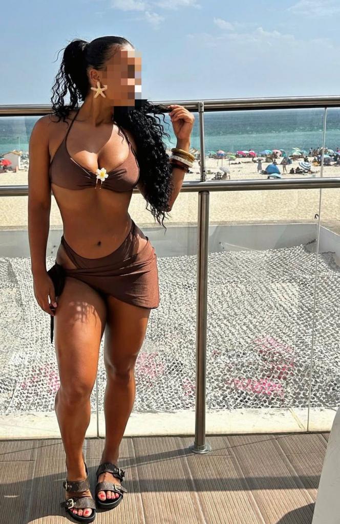 624193290: Chica busca chico en La Coruña