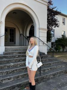 664238898: Chica busca chico en Mallorca