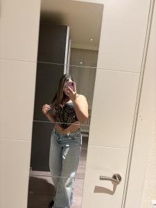 624943087: Chica busca chico en Navarra