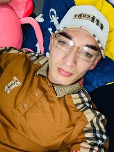 667795050: Chico busca chica en Cádiz