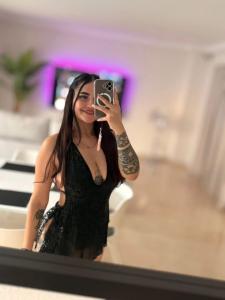 677534890: Chica busca chico en Málaga