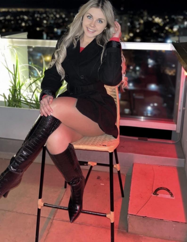 641058315: Chica busca chico en León