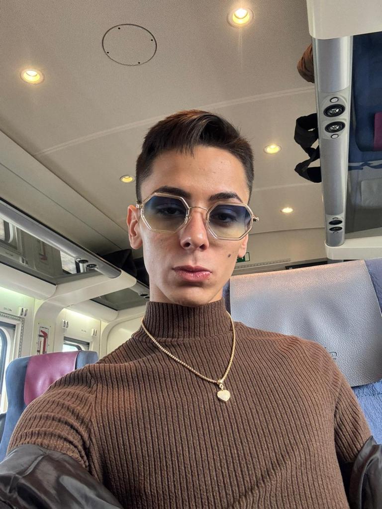 677499579: Chico busca chica en La Coruña