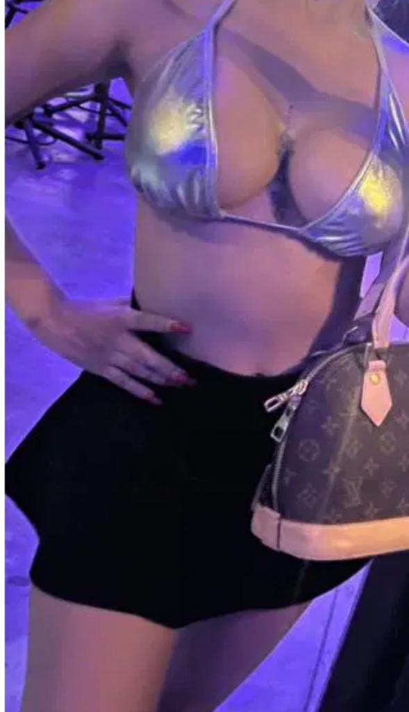 613612820: Chica busca chico en Barcelona