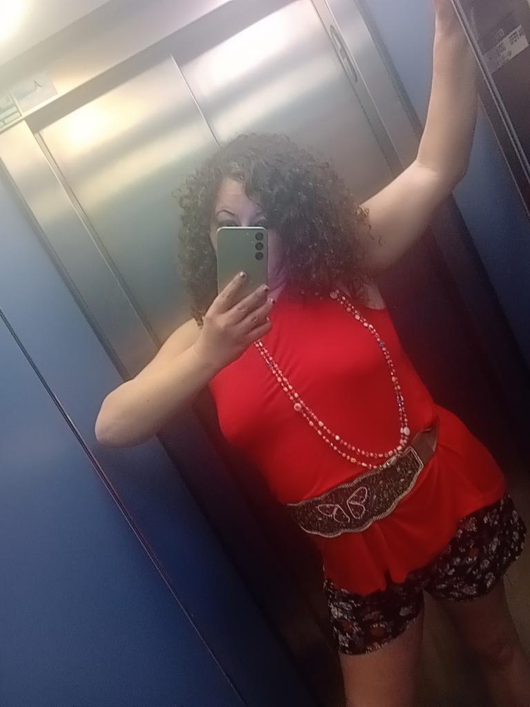 641934570: Chica busca chico en León