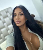 747860564: Chica busca chico en Madrid