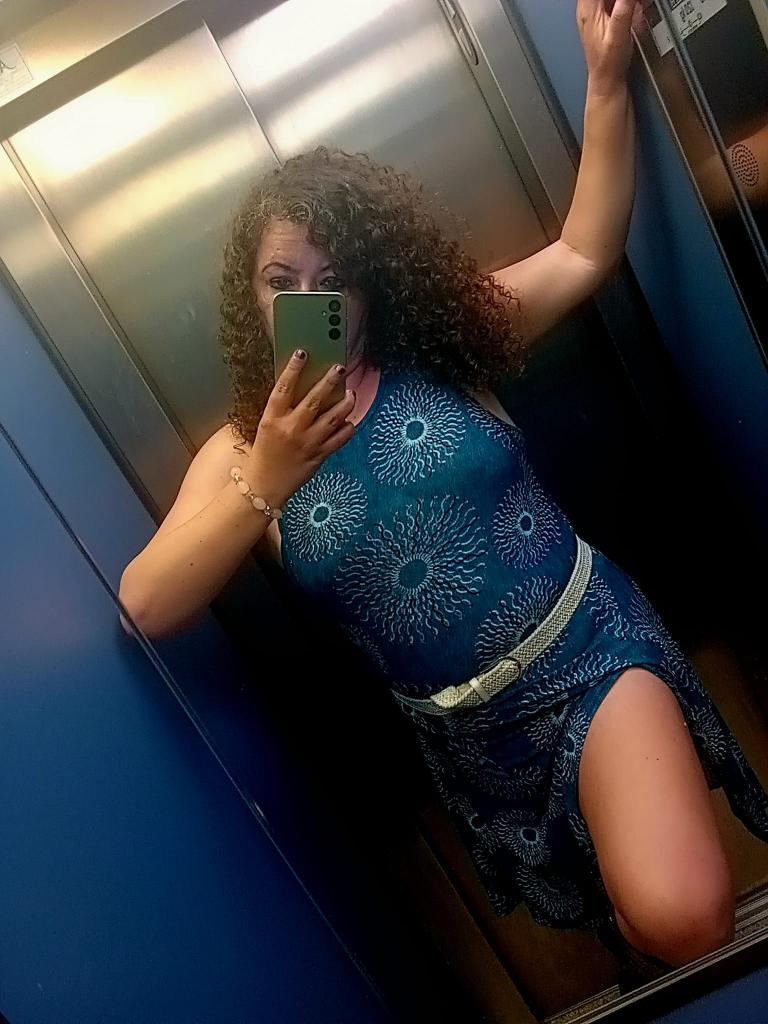 743020438: Chica busca chico en León