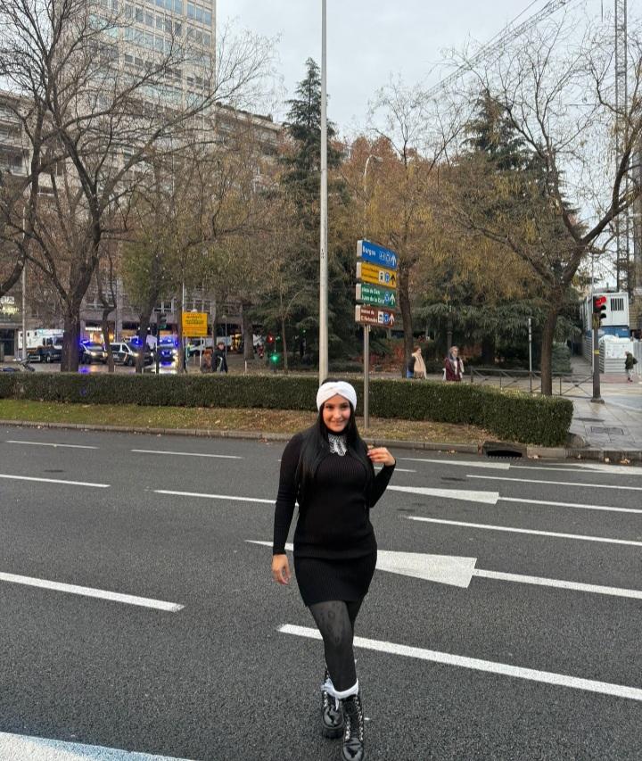 637946082: Chica busca chico en Madrid
