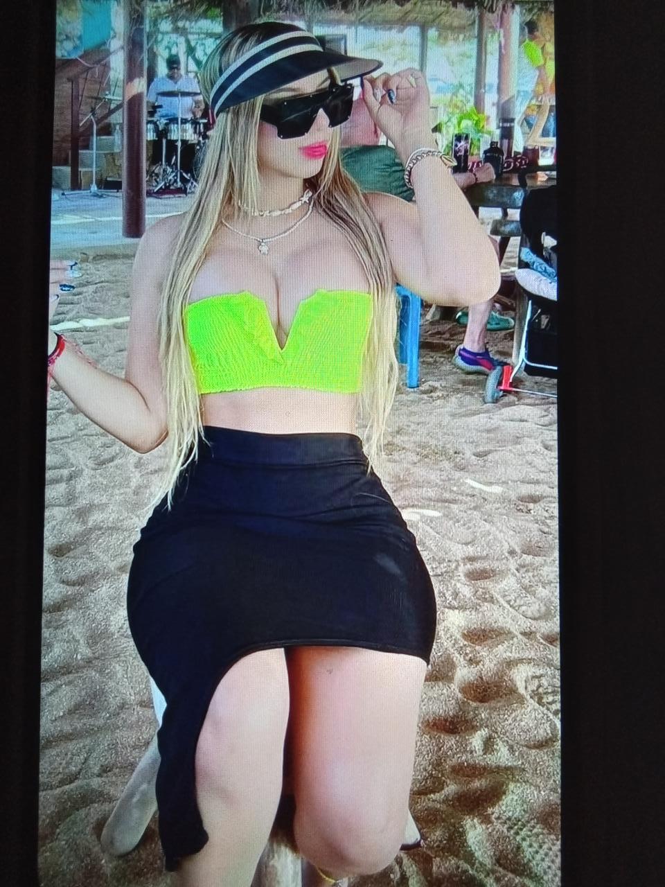 631674261: Chica busca chico en Ibiza