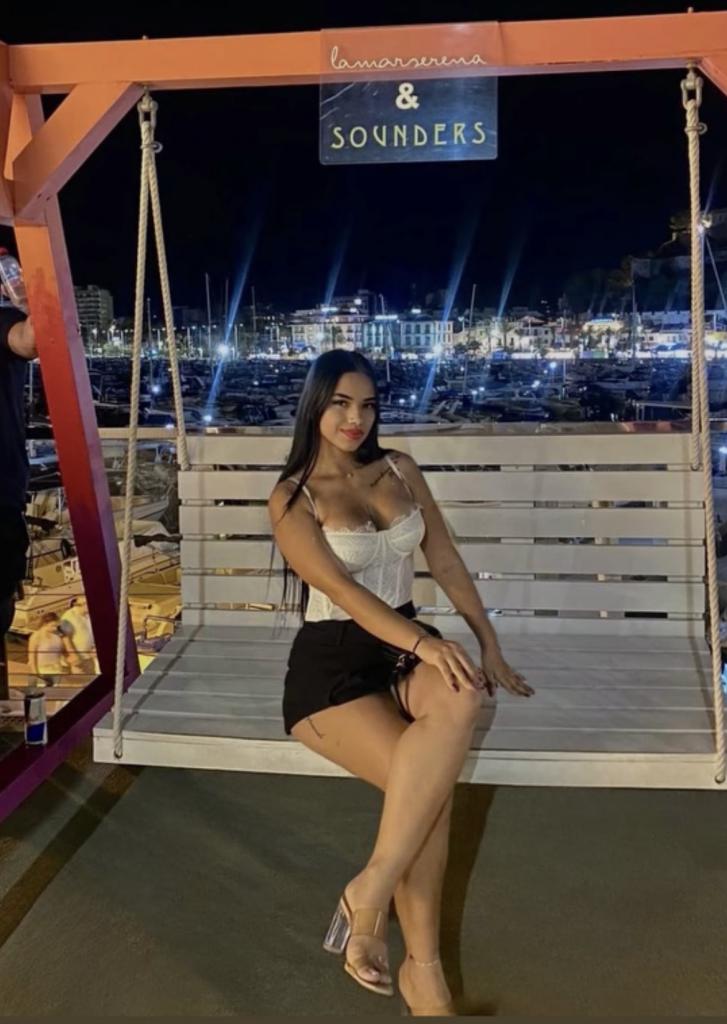 Chica busca chico en Cádiz: 