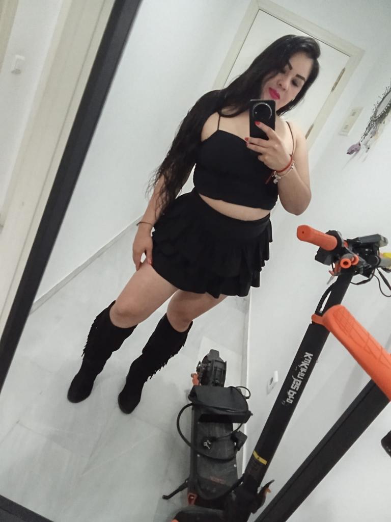 692837792: Chica busca chico en Málaga