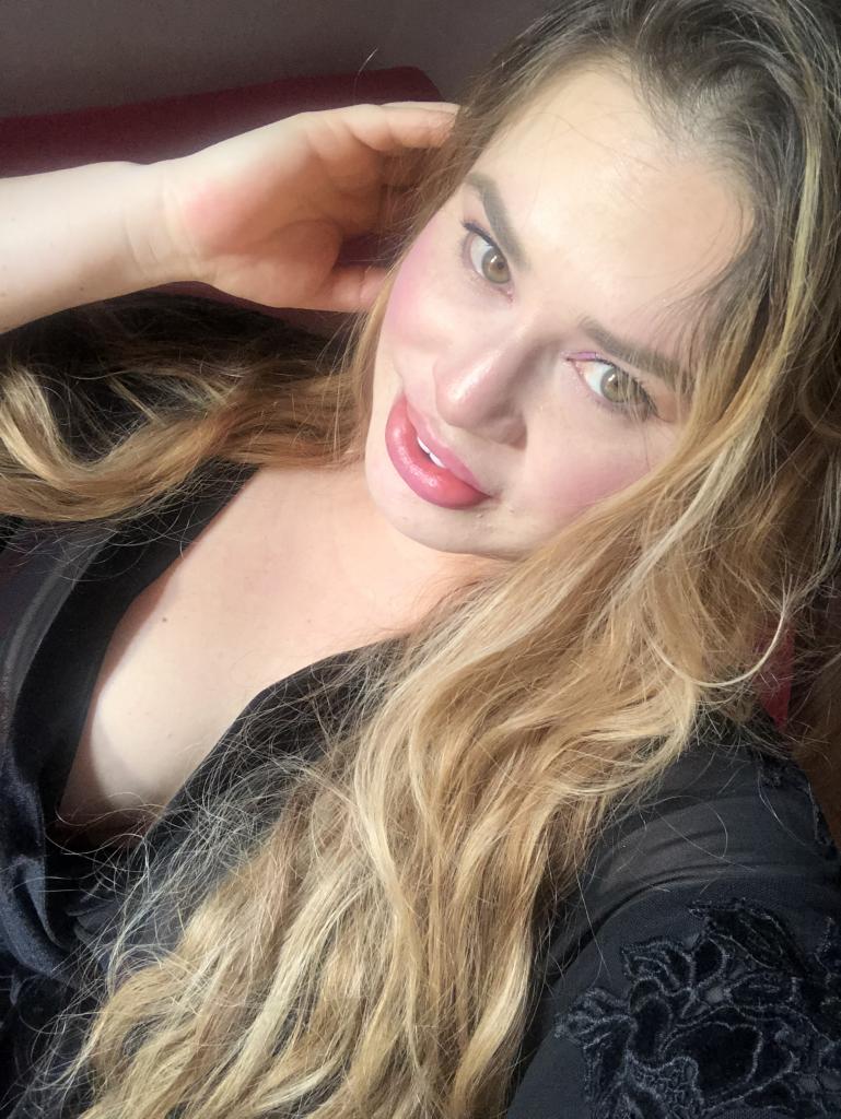 698542233: Chica busca chico en Barcelona