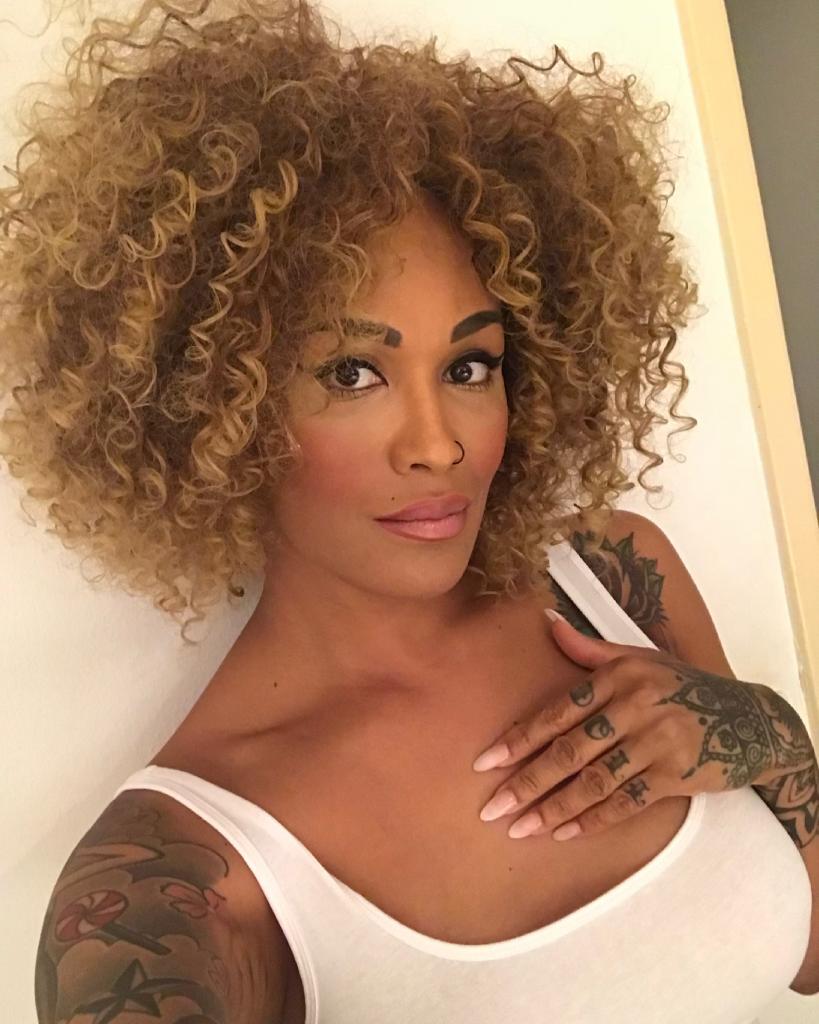 631756050: Chica busca chico en Málaga