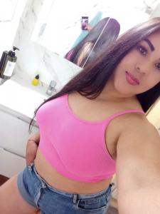 692837792: Chica busca chico en Málaga