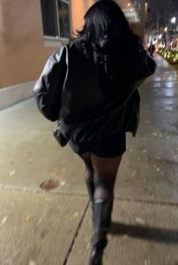 611372147: Chica busca chico en Málaga