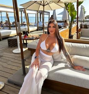 697356744: Chica busca chico en Menorca