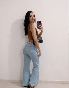 743099391: Chica busca chico en Pontevedra