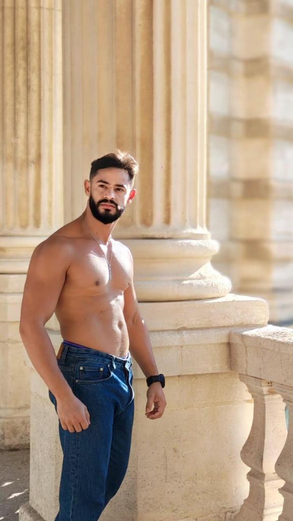 655896812: Chico busca chica en Madrid