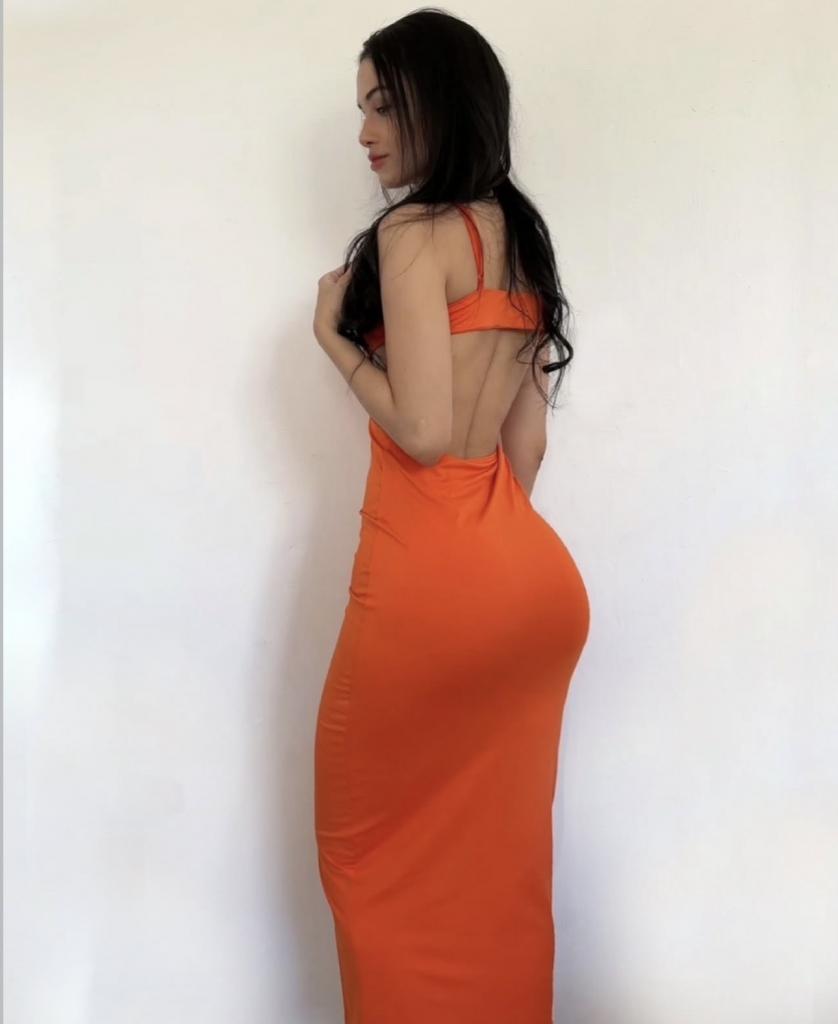 743099391: Chica busca chico en Pontevedra