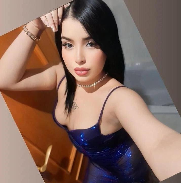 661121893: Chica busca chico en Sevilla