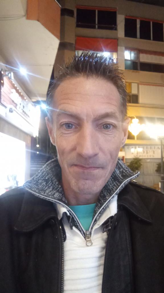 Chico busca chica en Málaga: 