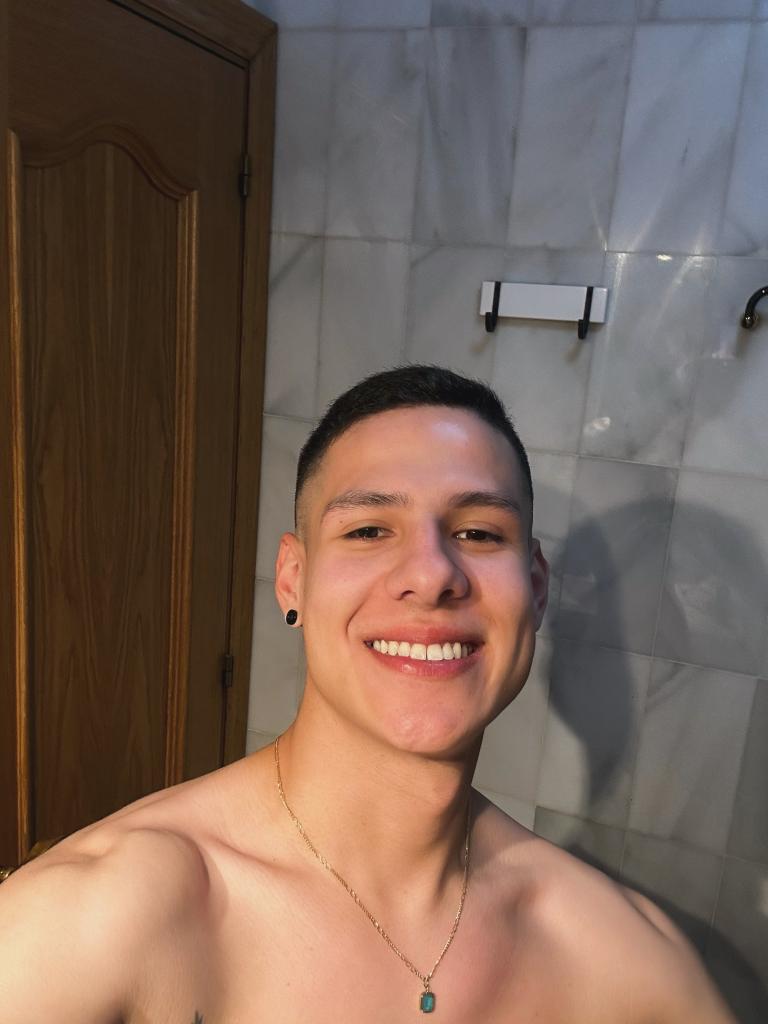 Chico busca chica en Sevilla: 