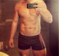 604093553: Chico busca chica en La Coruña