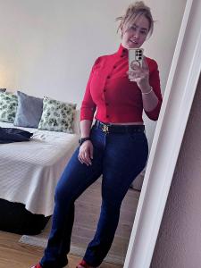 611285631: Chica busca chico en Navarra