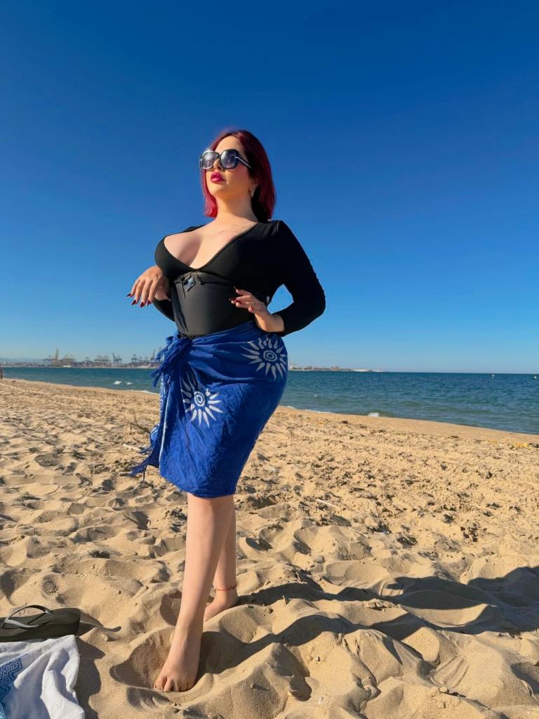 744626405: Transexual en Valencia