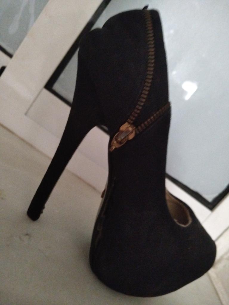 Chica busca chico en Huelva: 