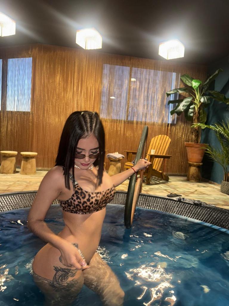 Chica busca chico en Ibiza: 