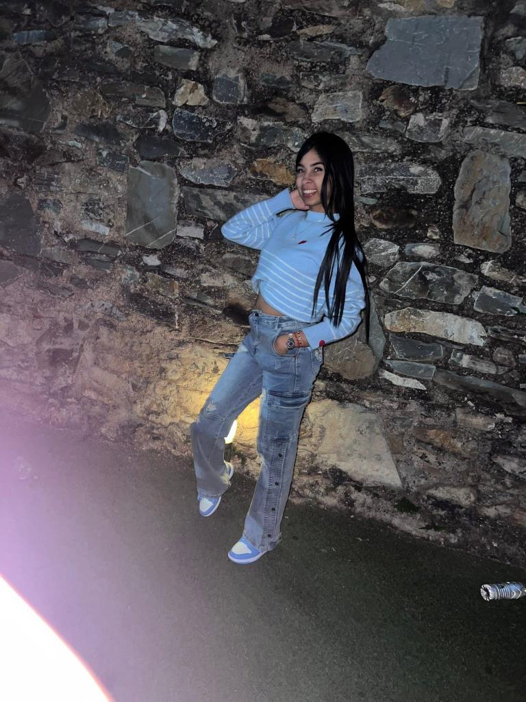 632885702: Chica busca chico en Gerona