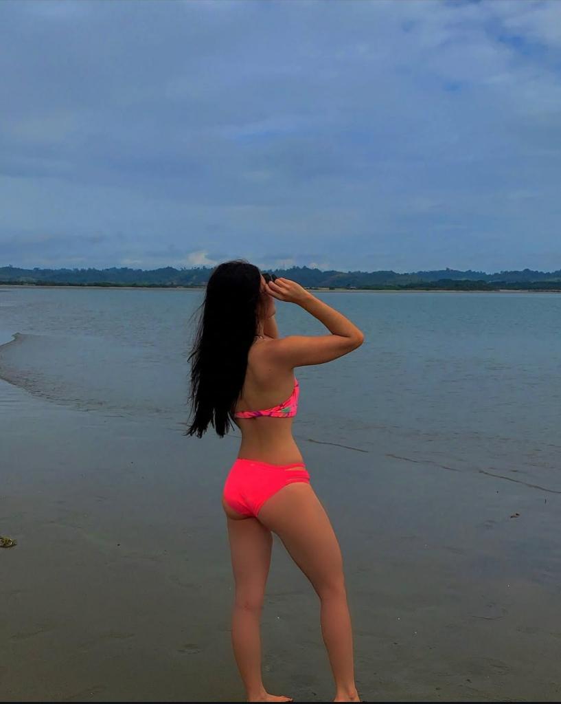 643388430: Chica busca chico en Navarra