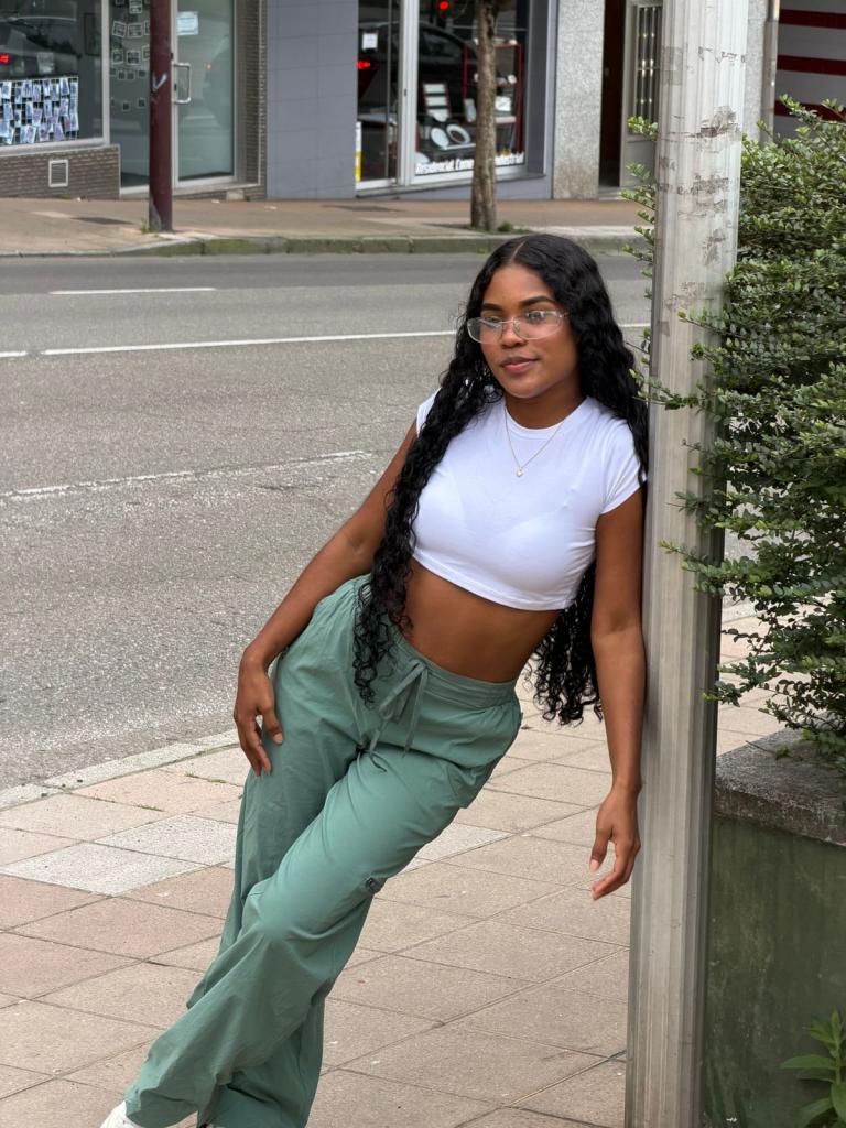662232361: Chica busca chico en Sevilla