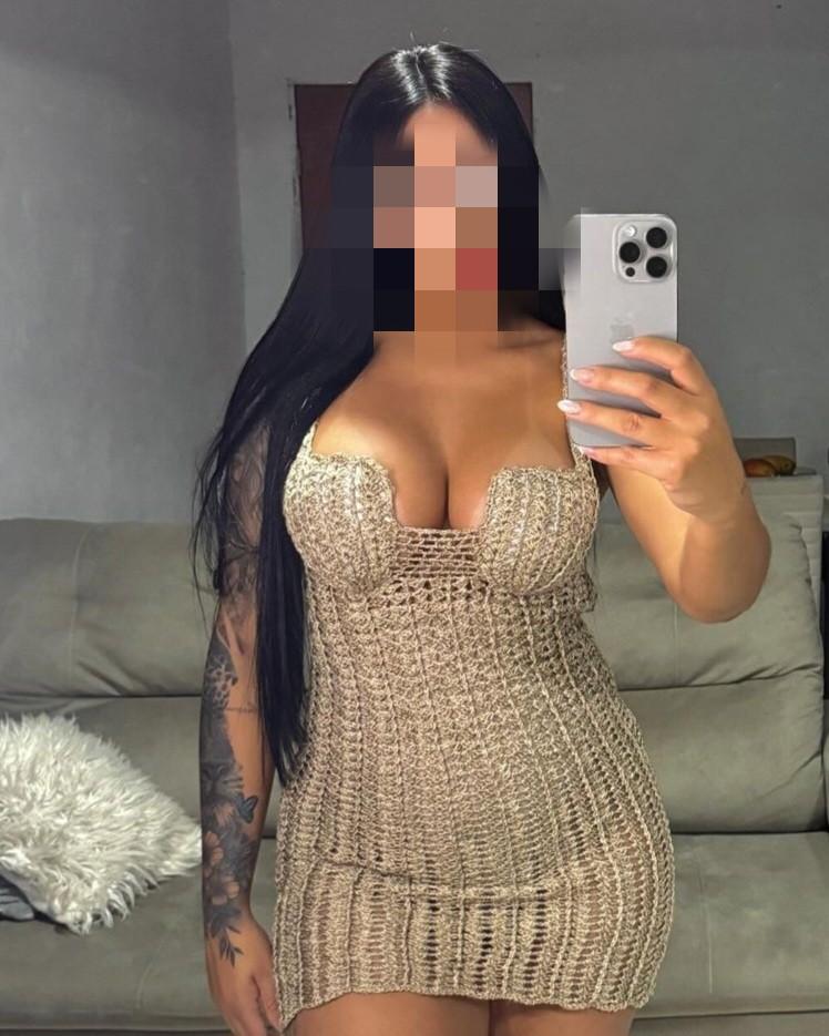 677240475: Chica busca chico en Orense