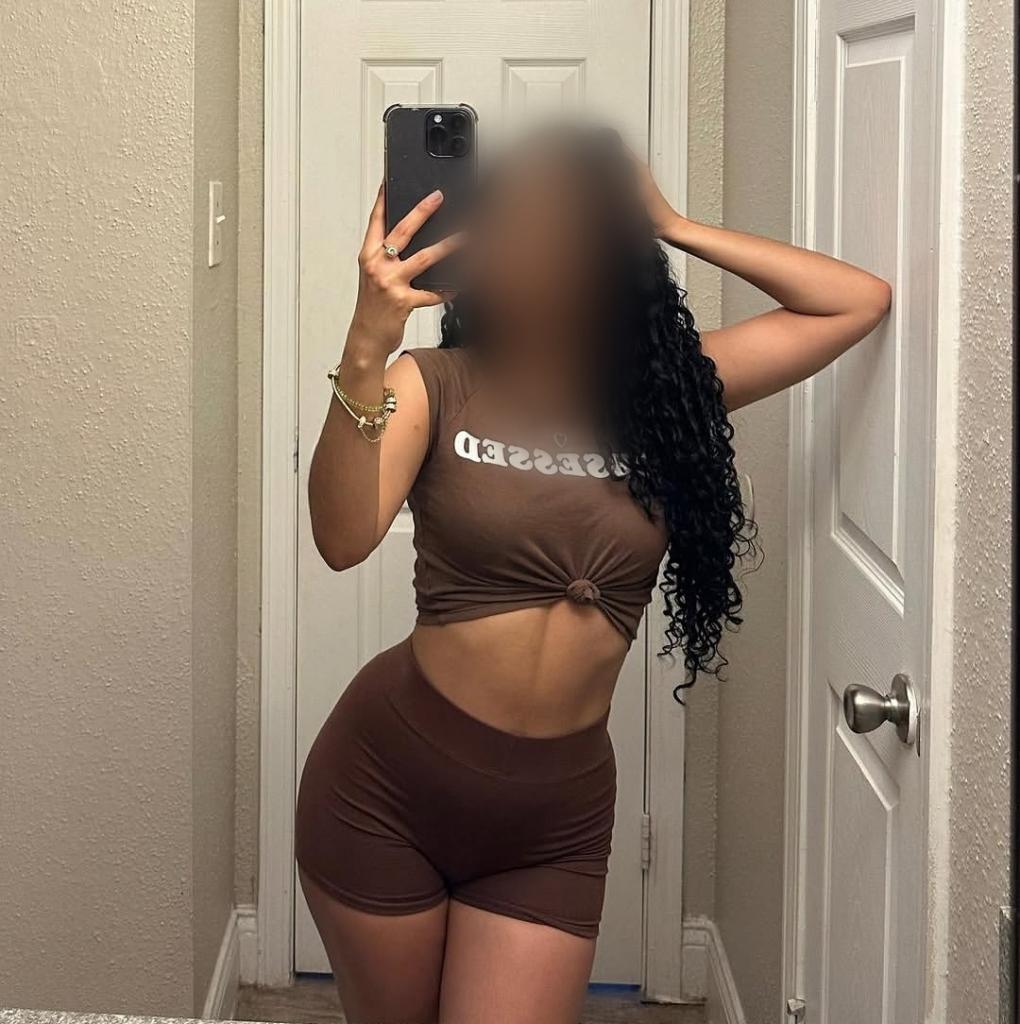 745065343: Chica busca chico en Tenerife