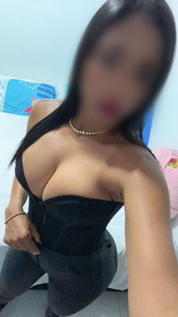 662336518: Chica busca chico en Ibiza