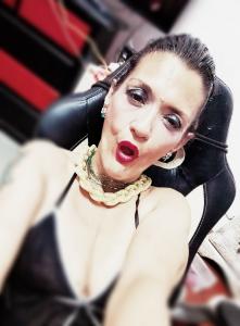623132255: Chica busca chico en Sevilla