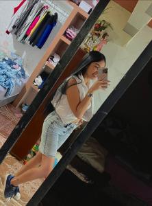 632885702: Chica busca chico en Gerona