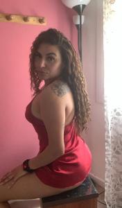 673764599: Chica busca chico en Gerona