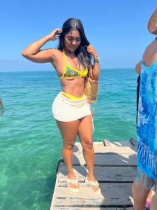 631548496: Chica busca chico en Gerona