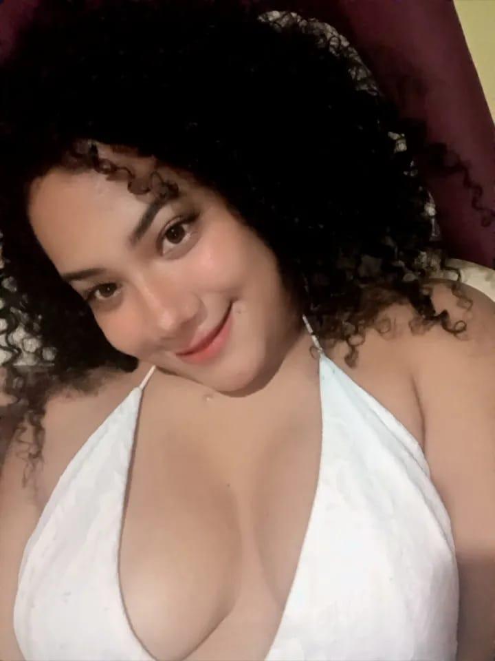 613936906: Chica busca chico en Almería
