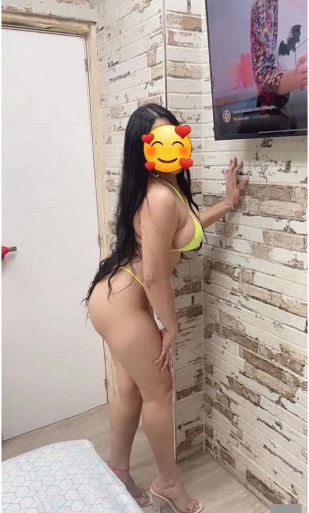 Chica busca chico en Huelva: 