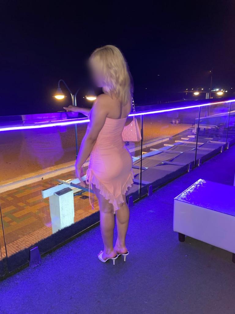 Chica busca chico en Cádiz: 